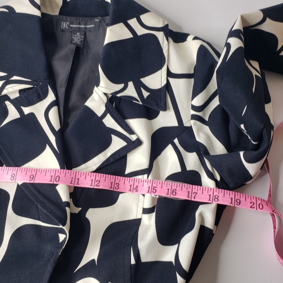 INC Abstract Geometric Bold Artsy Mod Pop-Art Chic Trench Style Belted Jacket M - Picture 6 of 13